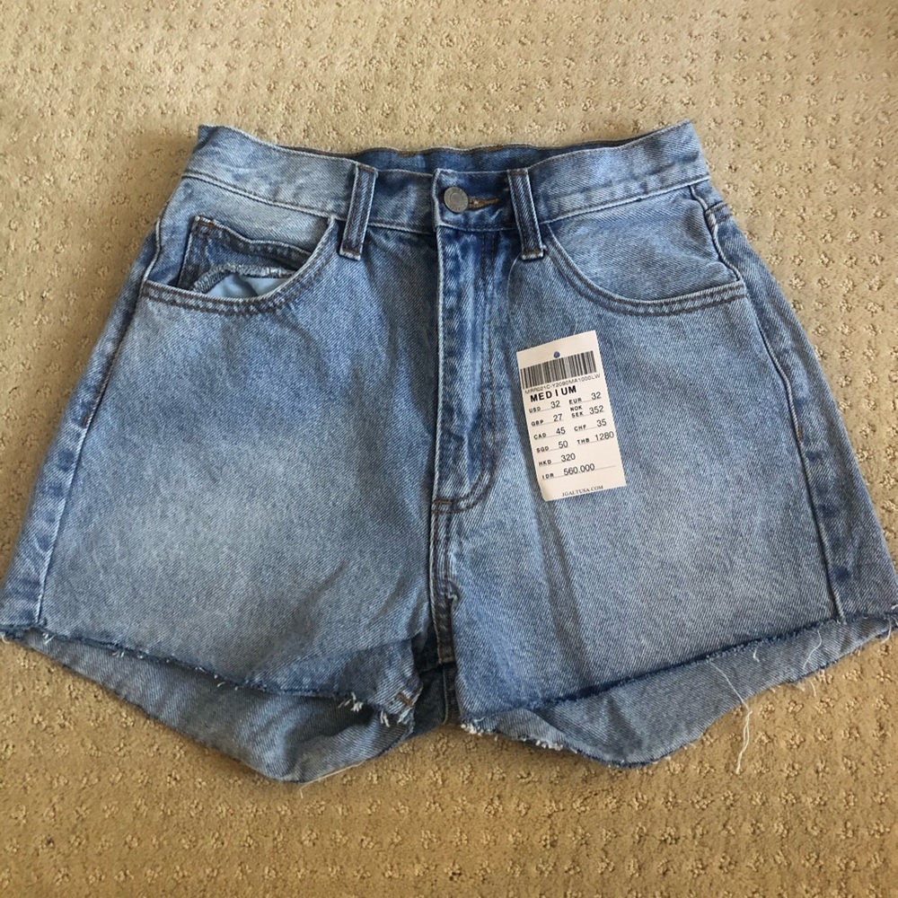 BRANDY MELVILLE shorts